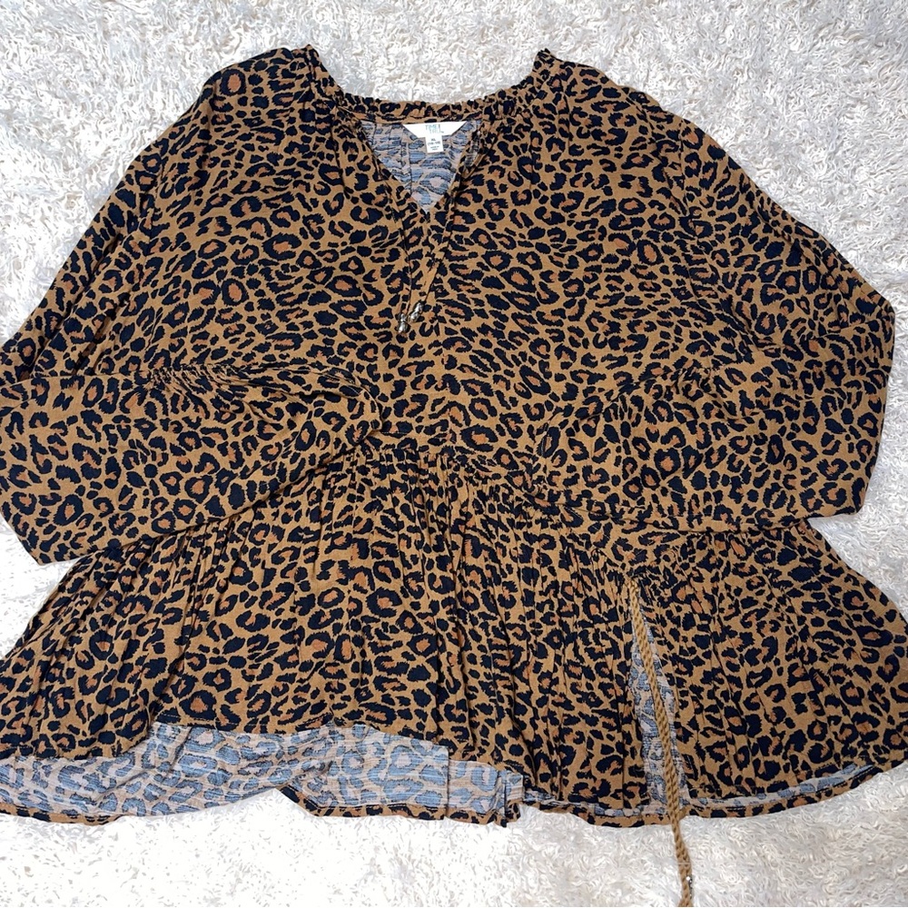 Time and Tru leopard long sleeve Blouse